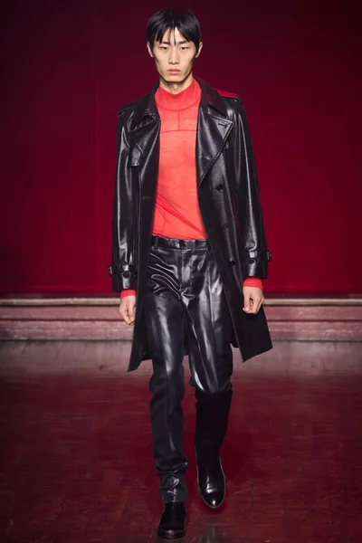 Look 12